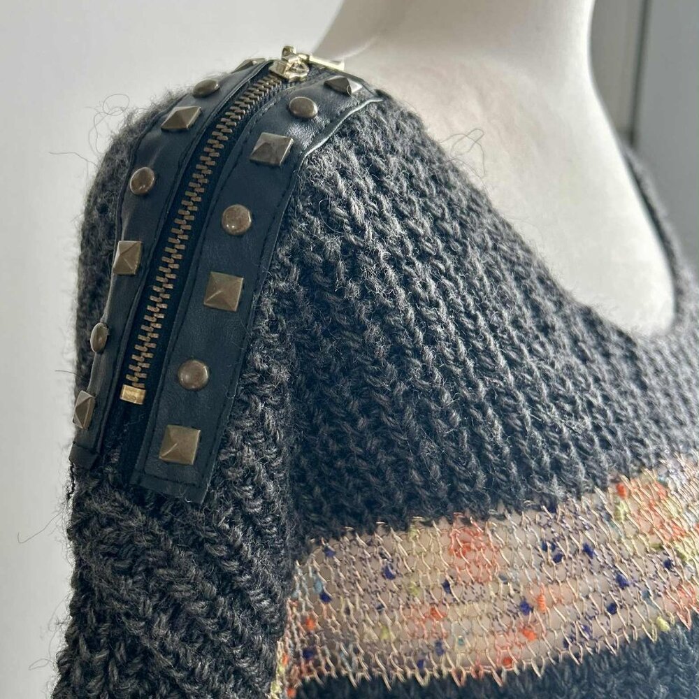 Tricotto Charcoal & Metallic Open-Knit Stripe Sweater w/ Shoulder Zippers - US M - Picture 14 of 16